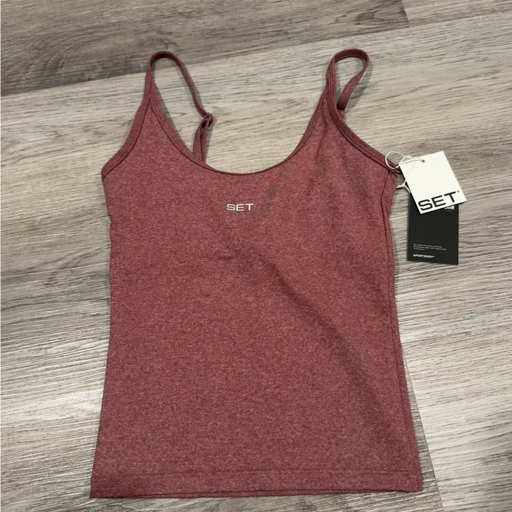 Set Active sporty U tank